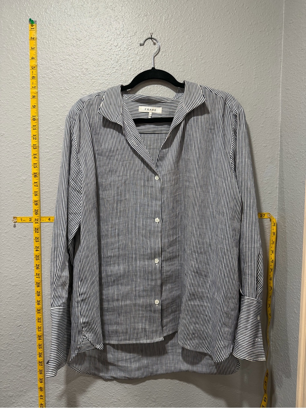 FRAME 90% Linen Navy Pinstripe Button Up Shirt Medium